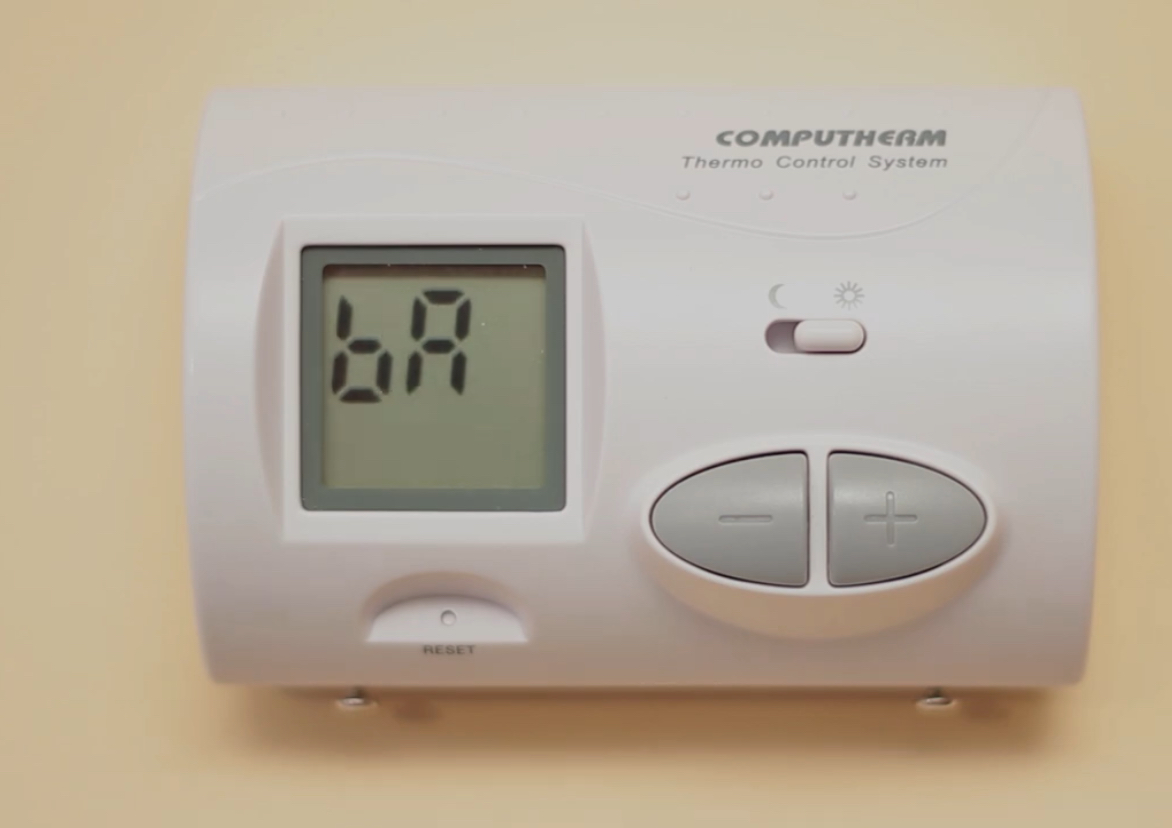 Egyszerű elemcserét kér  a termosztát, más esetben összetettebb is lehet a probléma